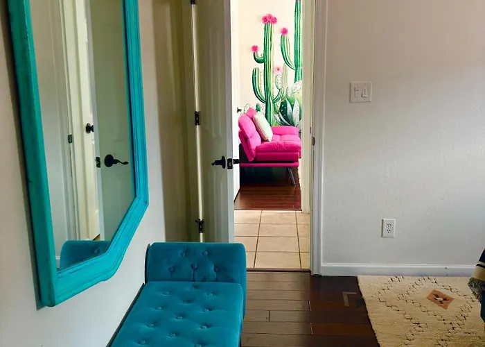 Hostel At The Cactus Blossom- Scottsdale