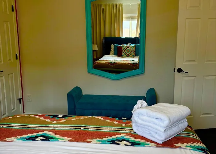 Hostel At The Cactus Blossom- Scottsdale Phoenix