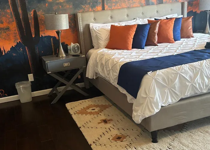 At The Cactus Blossom- Scottsdale Hostel