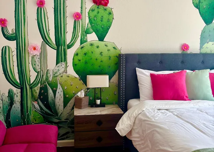 At The Cactus Blossom- Scottsdale Hostel *